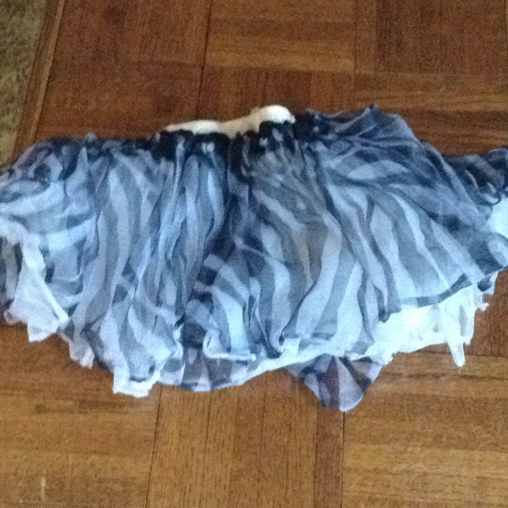 Skirt - Picture 2 of 2